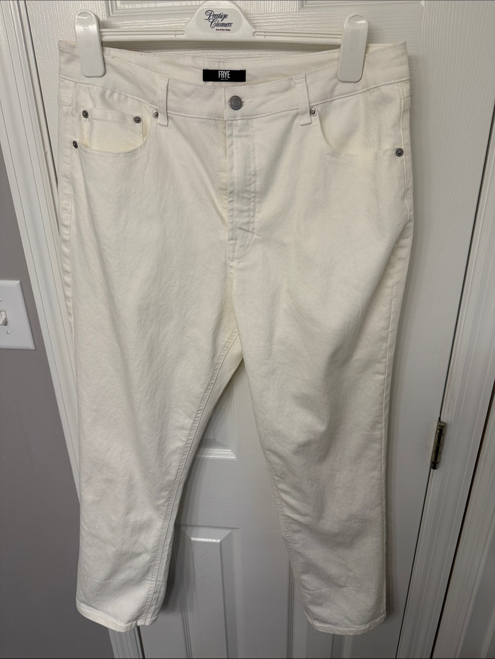 FRYE Women’s Off-White Slim Straight Jeans